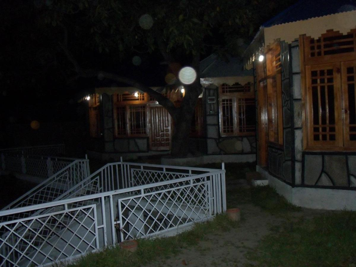 Отель Manila Huts Наран Экстерьер фото